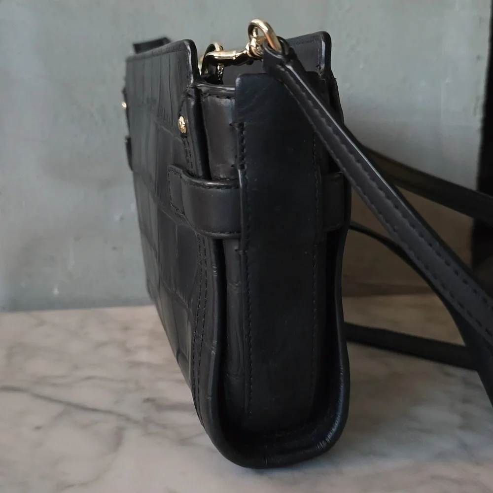 Coach black leather embossed small crossbody gold detail - Picture 6 of 13